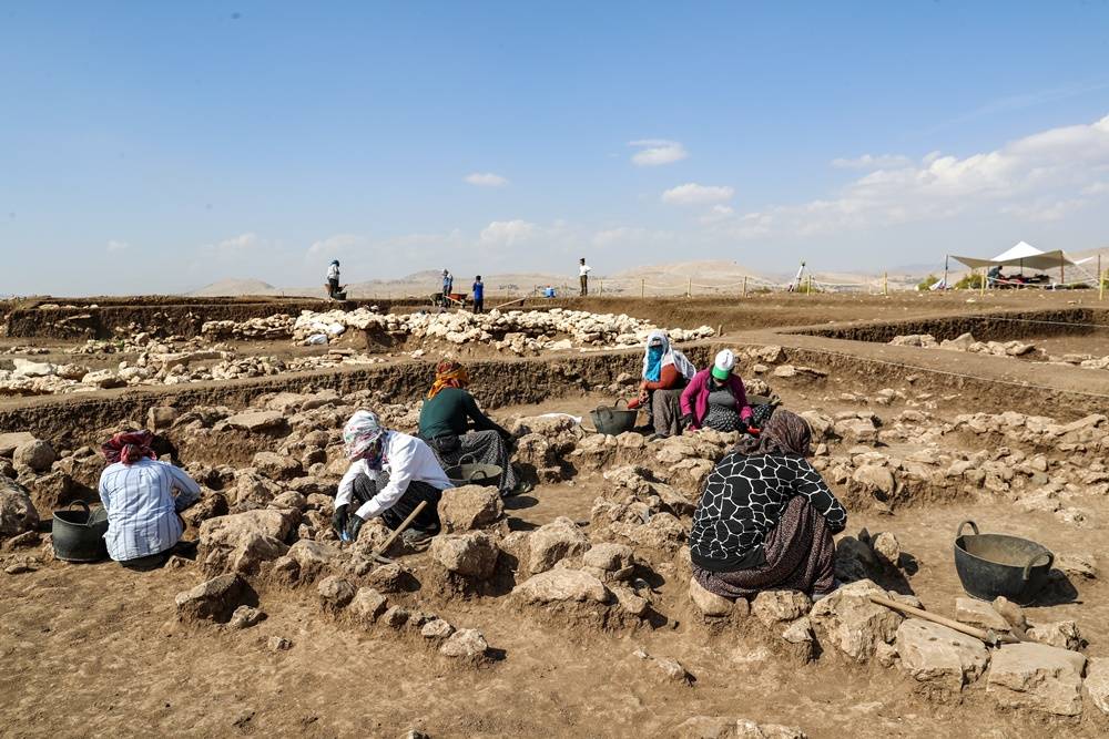 Diyarbakırlı mevsimlik kadın işçiler "tarih işçisi" oldu 12